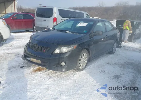 2010 Toyota Corolla S z USA, uszkodzony, nr VIN 2T1BU4EE8AC469465
